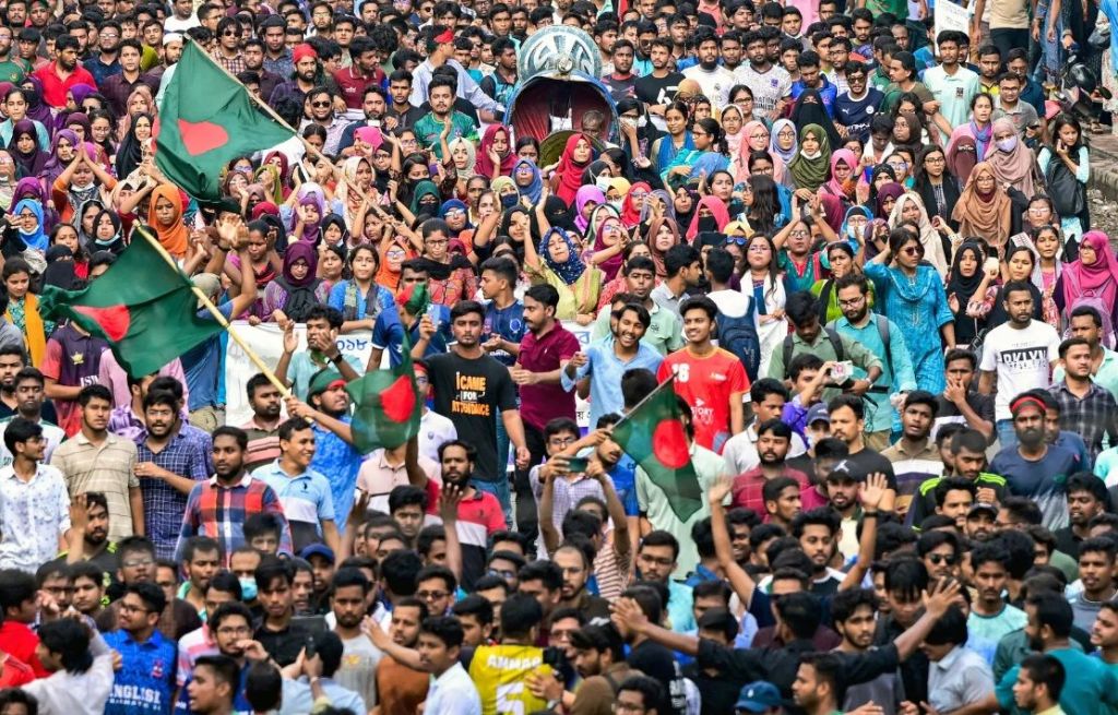 Protes Seleksi CPNS Bangladesh: Ratusan Tewas, Militer Dikerahkan