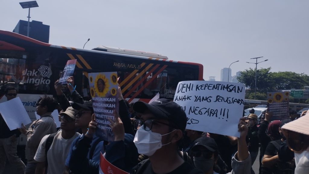 Ungkapan Hati Demonstran dalam Coretan
